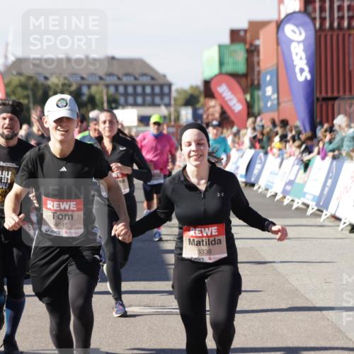 03.10.2025 - Köhlbrandbrückenlauf Jannik Wohlers http://msf.ph/oto/9079440 03.10.2025 13:17:43 Ziel 4012, 4410, 4645, 4679, 4829, 5168, 5339, 5685, 5731, 5732, 5906, 5909, 5917, 6331, 6388, 6485, 6704 meine-sportfotos.de