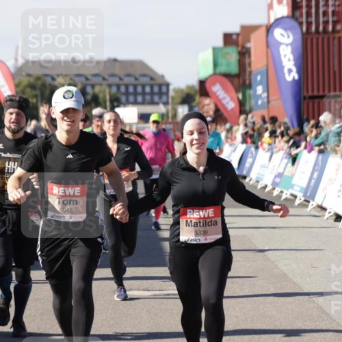 03.10.2025 - Köhlbrandbrückenlauf Jannik Wohlers http://msf.ph/oto/9079452 03.10.2025 13:17:43 Ziel 4012, 4410, 4645, 4679, 4829, 5168, 5339, 5685, 5731, 5732, 5906, 5909, 5917, 6331, 6388, 6485, 6704 meine-sportfotos.de