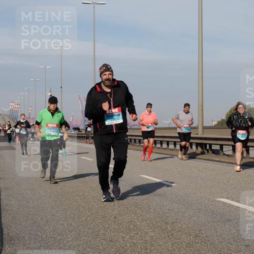 03.10.2025 - Köhlbrandbrückenlauf Fabian Wolf http://msf.ph/oto/9079478 03.10.2025 10:17:10 Position 3 2453, 2307 meine-sportfotos.de