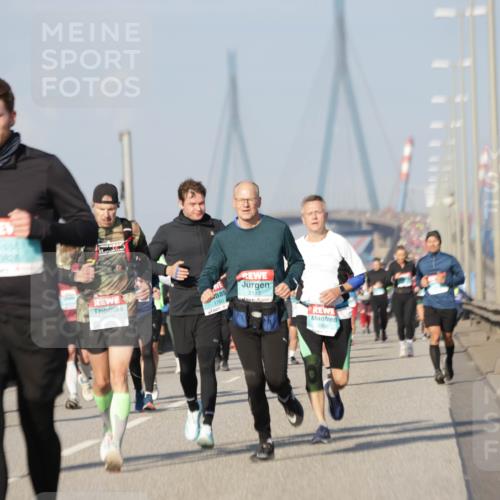 03.10.2025 - Köhlbrandbrückenlauf Jannik Wohlers http://msf.ph/oto/9079484 03.10.2025 10:01:30 Position 3 3828, 2413, 1760, 2113, 2404 meine-sportfotos.de
