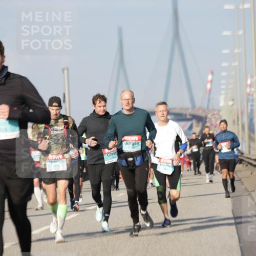 03.10.2025 - Köhlbrandbrückenlauf Jannik Wohlers http://msf.ph/oto/9079495 03.10.2025 10:01:30 Position 3 3828, 2413, 1760, 2113, 2404 meine-sportfotos.de