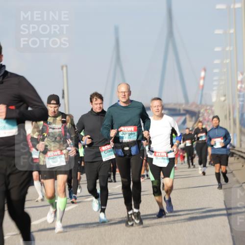 03.10.2025 - Köhlbrandbrückenlauf Jannik Wohlers http://msf.ph/oto/9079498 03.10.2025 10:01:30 Position 3 3828, 2413, 1760, 2113 meine-sportfotos.de