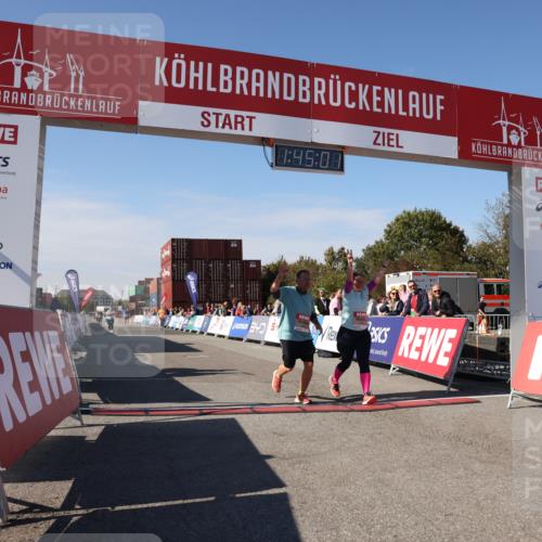 03.10.2025 - Köhlbrandbrückenlauf Lena Gebhardt http://msf.ph/oto/9079499 03.10.2025 13:45:01 Ziel 5932, 6527, 6528, 6542, 6546 meine-sportfotos.de
