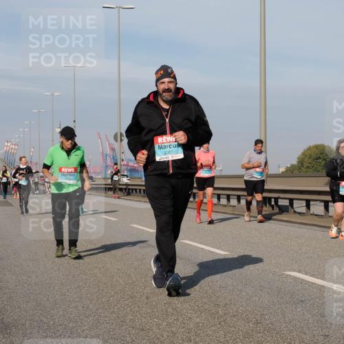 03.10.2025 - Köhlbrandbrückenlauf Fabian Wolf http://msf.ph/oto/9079511 03.10.2025 10:17:11 Position 3 2453, 2307 meine-sportfotos.de