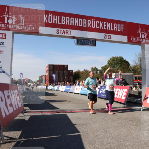 03.10.2025 - Köhlbrandbrückenlauf Lena Gebhardt http://msf.ph/oto/9079521 03.10.2025 13:45:02 Ziel 6527, 6528, 6542, 6546 meine-sportfotos.de