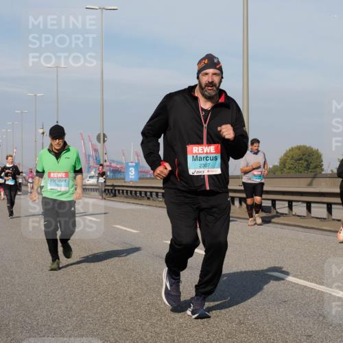 03.10.2025 - Köhlbrandbrückenlauf Fabian Wolf http://msf.ph/oto/9079548 03.10.2025 10:17:11 Position 3 2453, 2307, 3, 3319 meine-sportfotos.de