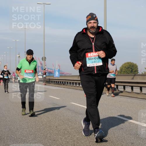 03.10.2025 - Köhlbrandbrückenlauf Fabian Wolf http://msf.ph/oto/9079559 03.10.2025 10:17:11 Position 3 2453, 3, 2307, 3319 meine-sportfotos.de