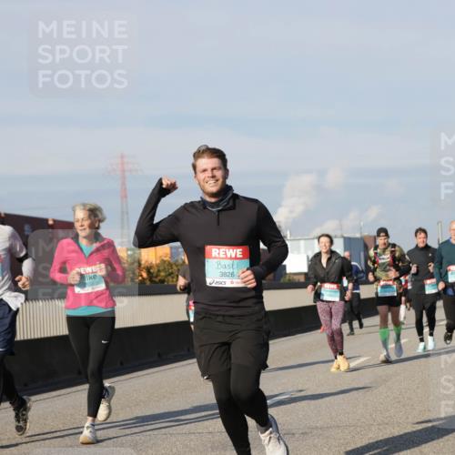 03.10.2025 - Köhlbrandbrückenlauf Jannik Wohlers http://msf.ph/oto/9079591 03.10.2025 10:01:33 Position 3 3826 meine-sportfotos.de