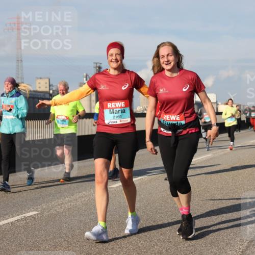 03.10.2025 - Köhlbrandbrückenlauf Lena Gebhardt http://msf.ph/oto/9079592 03.10.2025 10:03:29 Position 2 2169 meine-sportfotos.de