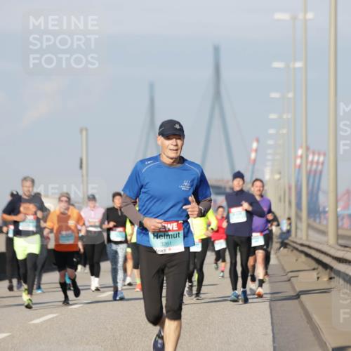 03.10.2025 - Köhlbrandbrückenlauf Jannik Wohlers http://msf.ph/oto/9079594 03.10.2025 09:53:36 Position 3 222, 3261 meine-sportfotos.de