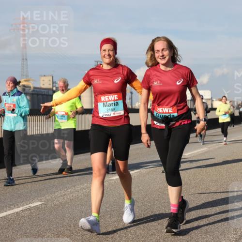 03.10.2025 - Köhlbrandbrückenlauf Lena Gebhardt http://msf.ph/oto/9079598 03.10.2025 10:03:29 Position 2 2169 meine-sportfotos.de