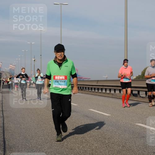 03.10.2025 - Köhlbrandbrückenlauf Fabian Wolf http://msf.ph/oto/9079610 03.10.2025 10:17:13 Position 3 74, 2453 meine-sportfotos.de