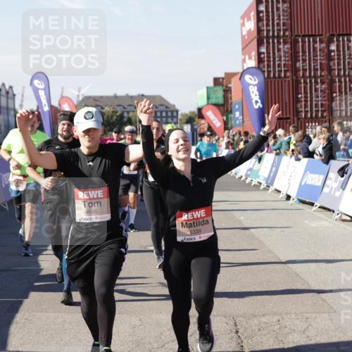 03.10.2025 - Köhlbrandbrückenlauf Jannik Wohlers http://msf.ph/oto/9079616 03.10.2025 13:17:43 Ziel 4012, 4410, 4645, 4679, 4829, 5168, 5339, 5685, 5731, 5732, 5906, 5909, 5917, 6331, 6388, 6485, 6704 meine-sportfotos.de