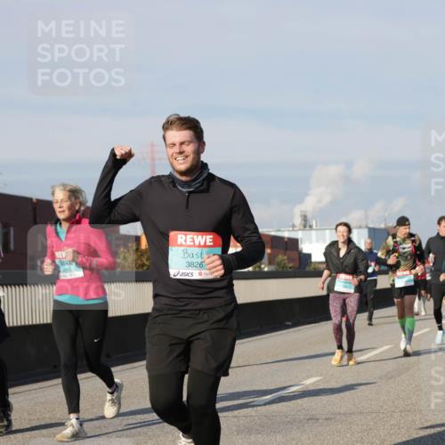 03.10.2025 - Köhlbrandbrückenlauf Jannik Wohlers http://msf.ph/oto/9079618 03.10.2025 10:01:33 Position 3 3826 meine-sportfotos.de