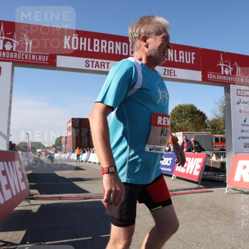 03.10.2025 - Köhlbrandbrückenlauf Lena Gebhardt http://msf.ph/oto/9079633 03.10.2025 13:45:06 Ziel 5015, 6527, 6528 meine-sportfotos.de
