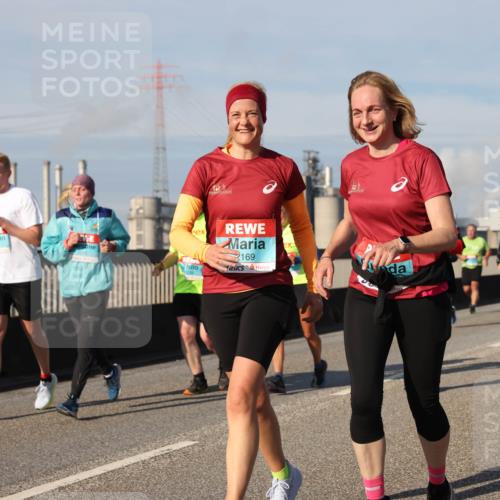 03.10.2025 - Köhlbrandbrückenlauf Lena Gebhardt http://msf.ph/oto/9079661 03.10.2025 10:03:30 Position 2 169 meine-sportfotos.de