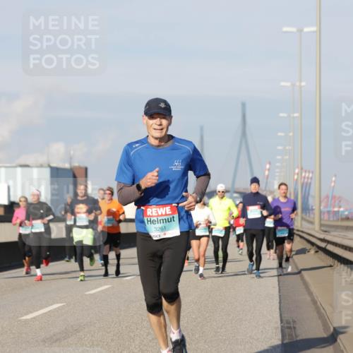 03.10.2025 - Köhlbrandbrückenlauf Jannik Wohlers http://msf.ph/oto/9079680 03.10.2025 09:53:38 Position 3 3261 meine-sportfotos.de