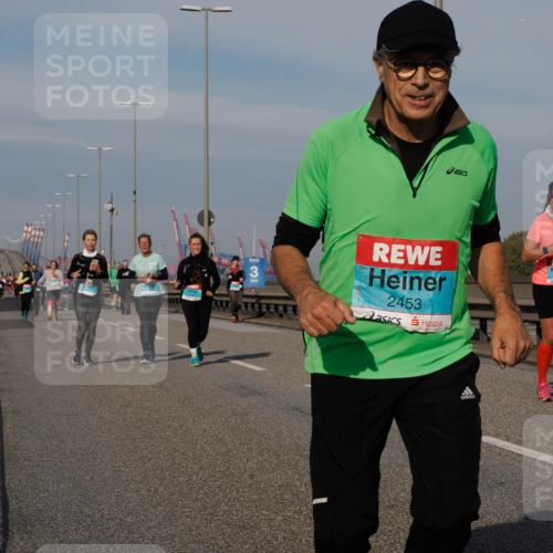 03.10.2025 - Köhlbrandbrückenlauf Fabian Wolf http://msf.ph/oto/9079683 03.10.2025 10:17:14 Position 3 3, 2453, 2612 meine-sportfotos.de