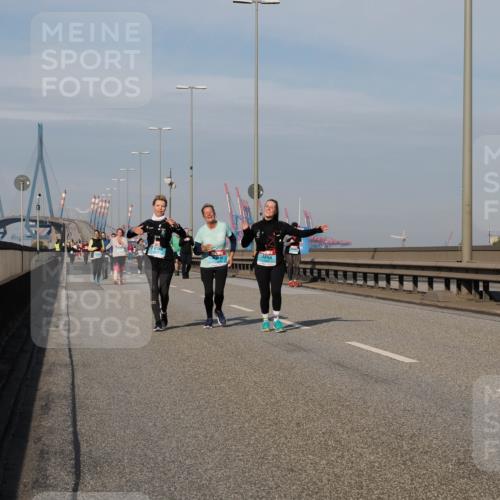 03.10.2025 - Köhlbrandbrückenlauf Fabian Wolf http://msf.ph/oto/9079715 03.10.2025 10:17:15 Position 3  meine-sportfotos.de