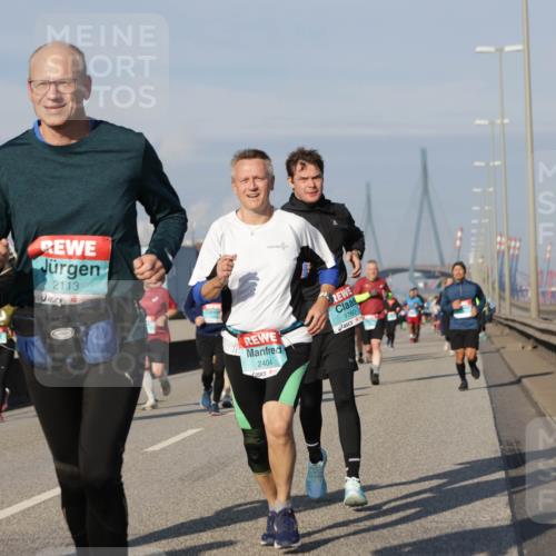 03.10.2025 - Köhlbrandbrückenlauf Jannik Wohlers http://msf.ph/oto/9079717 03.10.2025 10:01:36 Position 3 2413, 2113, 2404, 1760 meine-sportfotos.de