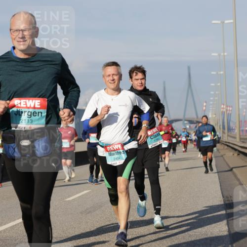 03.10.2025 - Köhlbrandbrückenlauf Jannik Wohlers http://msf.ph/oto/9079723 03.10.2025 10:01:36 Position 3 2413, 2113, 2404, 1760 meine-sportfotos.de