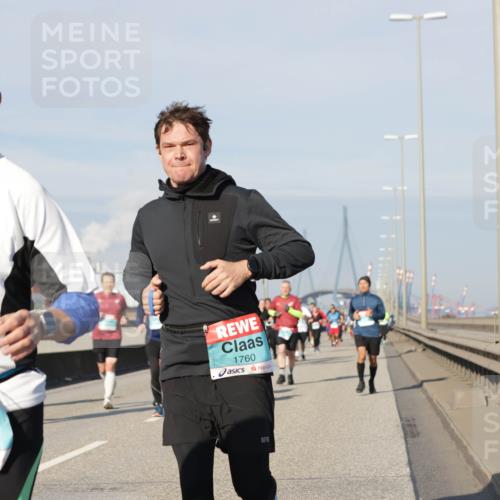 03.10.2025 - Köhlbrandbrückenlauf Jannik Wohlers http://msf.ph/oto/9079745 03.10.2025 10:01:38 Position 3 2404, 1760 meine-sportfotos.de