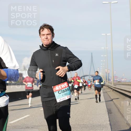 03.10.2025 - Köhlbrandbrückenlauf Jannik Wohlers http://msf.ph/oto/9079747 03.10.2025 10:01:38 Position 3 2404, 1760 meine-sportfotos.de