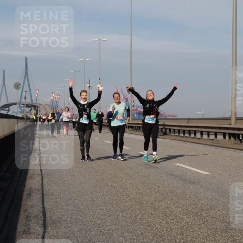 03.10.2025 - Köhlbrandbrückenlauf Fabian Wolf http://msf.ph/oto/9079751 03.10.2025 10:17:16 Position 3  meine-sportfotos.de