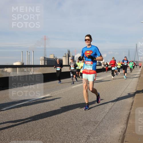 03.10.2025 - Köhlbrandbrückenlauf Lena Gebhardt http://msf.ph/oto/9079759 03.10.2025 10:03:32 Position 2 1709 meine-sportfotos.de