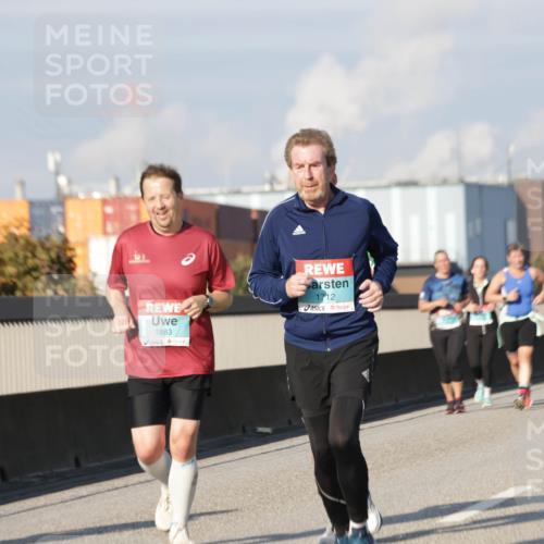 03.10.2025 - Köhlbrandbrückenlauf Jannik Wohlers http://msf.ph/oto/9079764 03.10.2025 10:01:40 Position 3 1883, 1712 meine-sportfotos.de