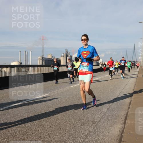 03.10.2025 - Köhlbrandbrückenlauf Lena Gebhardt http://msf.ph/oto/9079768 03.10.2025 10:03:33 Position 2 1709 meine-sportfotos.de