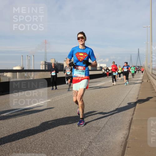 03.10.2025 - Köhlbrandbrückenlauf Lena Gebhardt http://msf.ph/oto/9079778 03.10.2025 10:03:33 Position 2 1709 meine-sportfotos.de