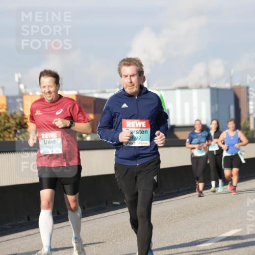 03.10.2025 - Köhlbrandbrückenlauf Jannik Wohlers http://msf.ph/oto/9079783 03.10.2025 10:01:40 Position 3 1883, 1712 meine-sportfotos.de