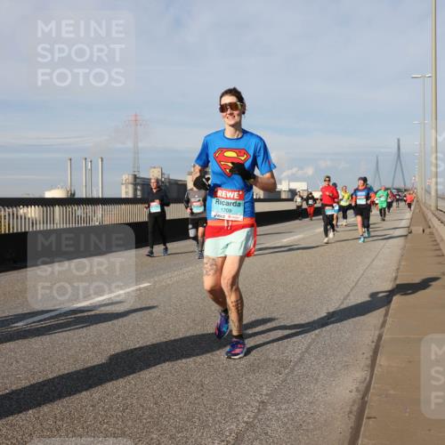 03.10.2025 - Köhlbrandbrückenlauf Lena Gebhardt http://msf.ph/oto/9079786 03.10.2025 10:03:33 Position 2 1709 meine-sportfotos.de