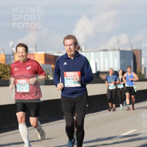 03.10.2025 - Köhlbrandbrückenlauf Jannik Wohlers http://msf.ph/oto/9079794 03.10.2025 10:01:40 Position 3 1883, 1712 meine-sportfotos.de