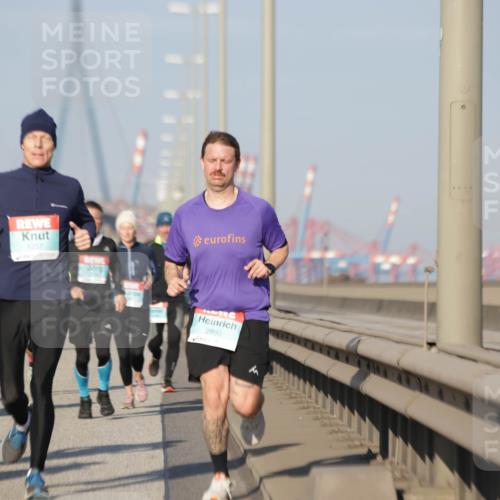 03.10.2025 - Köhlbrandbrückenlauf Jannik Wohlers http://msf.ph/oto/9079803 03.10.2025 09:53:41 Position 3 1257, 36, 2990 meine-sportfotos.de