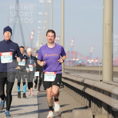 03.10.2025 - Köhlbrandbrückenlauf Jannik Wohlers http://msf.ph/oto/9079808 03.10.2025 09:53:41 Position 3 1257, 2990 meine-sportfotos.de