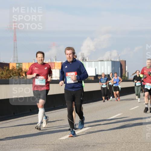 03.10.2025 - Köhlbrandbrückenlauf Jannik Wohlers http://msf.ph/oto/9079815 03.10.2025 10:01:40 Position 3 1883, 17 meine-sportfotos.de