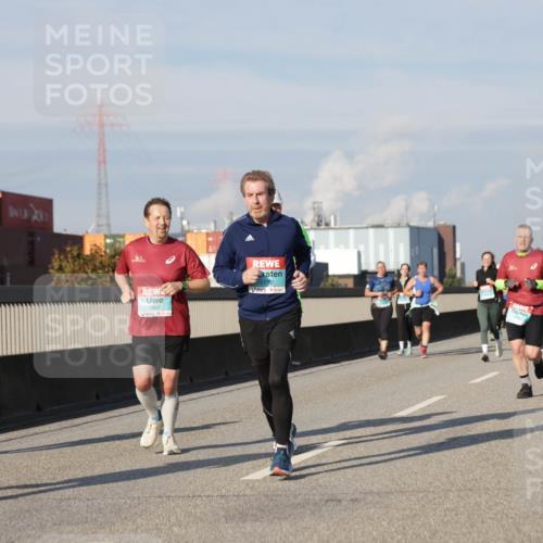 03.10.2025 - Köhlbrandbrückenlauf Jannik Wohlers http://msf.ph/oto/9079835 03.10.2025 10:01:40 Position 3 24, 1712, 1883 meine-sportfotos.de