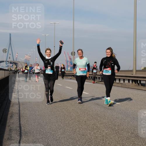 03.10.2025 - Köhlbrandbrückenlauf Fabian Wolf http://msf.ph/oto/9079837 03.10.2025 10:17:18 Position 3 2926, 2928, 2927 meine-sportfotos.de