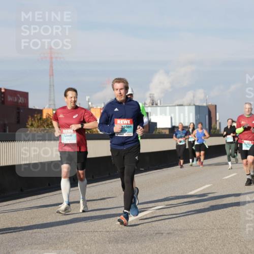 03.10.2025 - Köhlbrandbrückenlauf Jannik Wohlers http://msf.ph/oto/9079842 03.10.2025 10:01:40 Position 3 1883 meine-sportfotos.de