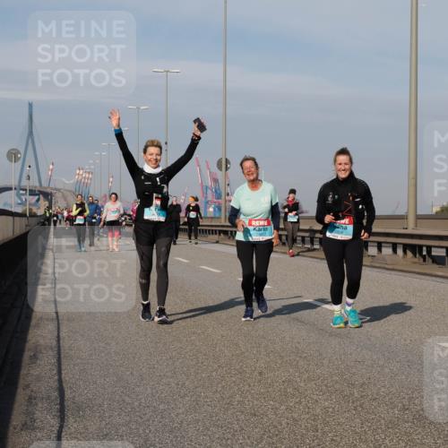 03.10.2025 - Köhlbrandbrückenlauf Fabian Wolf http://msf.ph/oto/9079845 03.10.2025 10:17:18 Position 3 2927, 2926 meine-sportfotos.de