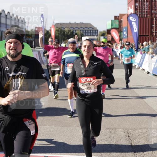 03.10.2025 - Köhlbrandbrückenlauf Jannik Wohlers http://msf.ph/oto/9079853 03.10.2025 13:17:45 Ziel 4410, 4645, 4679, 4829, 5168, 5339, 5685, 5731, 5732, 5906, 5909, 5917, 6331, 6388, 6485, 6704 meine-sportfotos.de