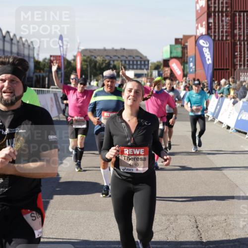 03.10.2025 - Köhlbrandbrückenlauf Jannik Wohlers http://msf.ph/oto/9079878 03.10.2025 13:17:46 Ziel 4410, 4645, 4679, 4829, 5168, 5339, 5685, 5731, 5732, 5917, 6331, 6388, 6485, 6704 meine-sportfotos.de