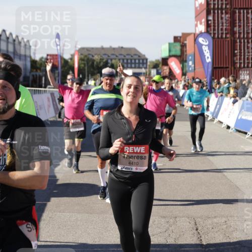 03.10.2025 - Köhlbrandbrückenlauf Jannik Wohlers http://msf.ph/oto/9079890 03.10.2025 13:17:46 Ziel 4410, 4645, 4679, 4829, 5168, 5339, 5685, 5731, 5732, 5917, 6331, 6388, 6485, 6704 meine-sportfotos.de