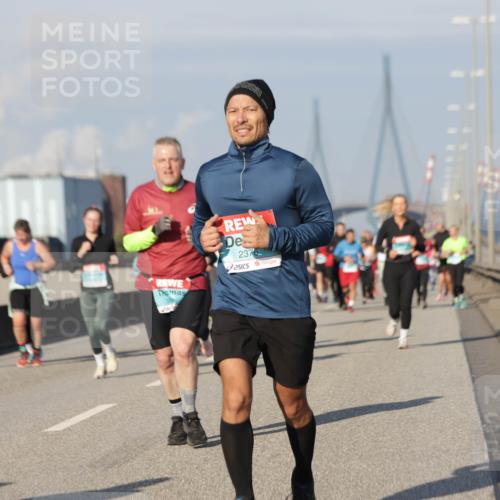 03.10.2025 - Köhlbrandbrückenlauf Jannik Wohlers http://msf.ph/oto/9079893 03.10.2025 10:01:42 Position 3 2376 meine-sportfotos.de