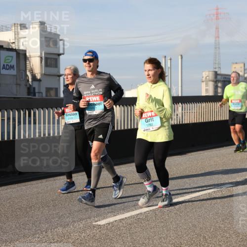 03.10.2025 - Köhlbrandbrückenlauf Lena Gebhardt http://msf.ph/oto/9079895 03.10.2025 10:03:35 Position 2 2103, 1717, 1762 meine-sportfotos.de