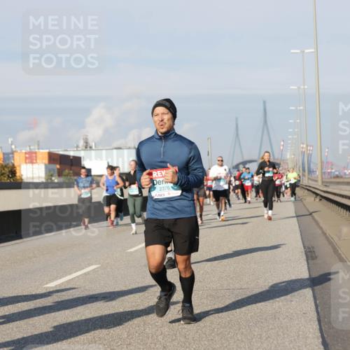 03.10.2025 - Köhlbrandbrückenlauf Jannik Wohlers http://msf.ph/oto/9079904 03.10.2025 10:01:43 Position 3 2376 meine-sportfotos.de