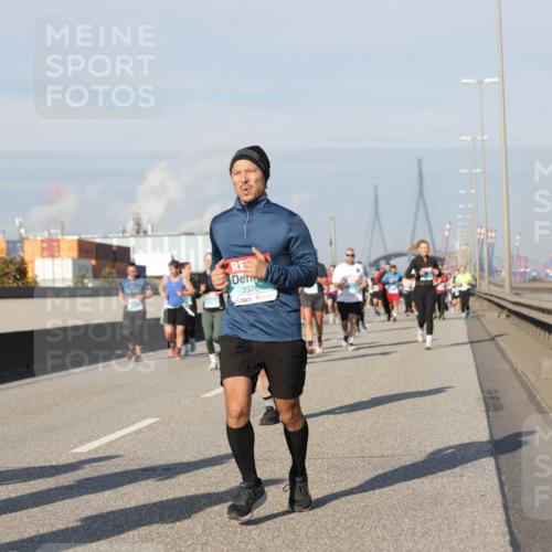 03.10.2025 - Köhlbrandbrückenlauf Jannik Wohlers http://msf.ph/oto/9079908 03.10.2025 10:01:43 Position 3 2376 meine-sportfotos.de