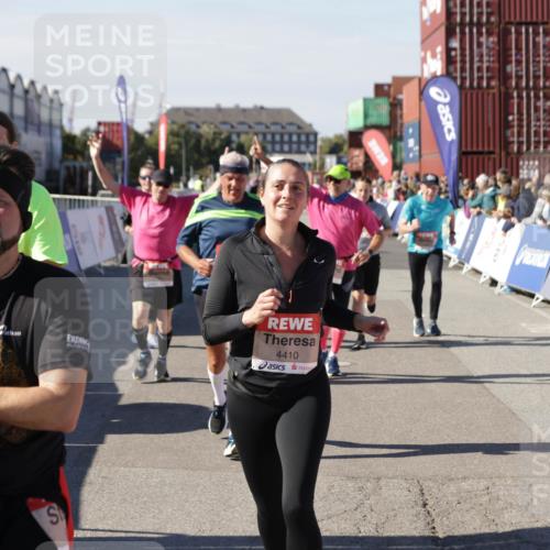 03.10.2025 - Köhlbrandbrückenlauf Jannik Wohlers http://msf.ph/oto/9079910 03.10.2025 13:17:46 Ziel 4410, 4645, 4679, 4829, 5168, 5339, 5685, 5731, 5732, 5917, 6331, 6388, 6485, 6704 meine-sportfotos.de